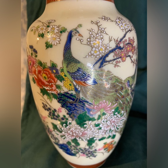 VTG Japan Satsuma Porcelain Vase ft Peacock & Cherry Blossoms 10" - Picture 10 of 11